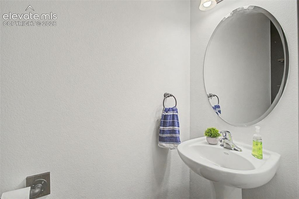 Image 13 of 43: Bathroom