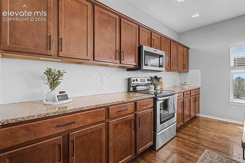 Image 7 of 43: Kitchen