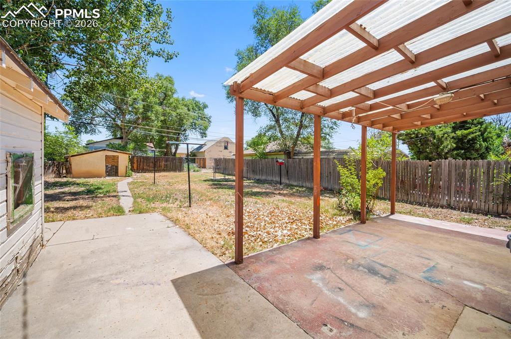 Image 6 of 32: Patio