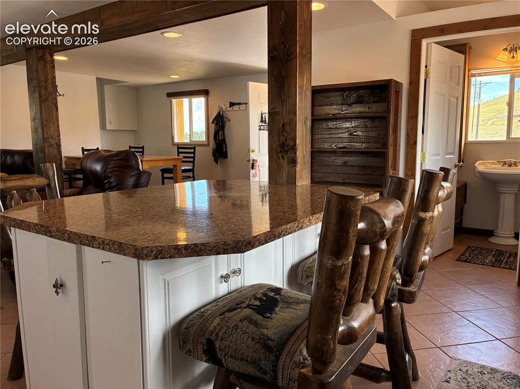 Image 18 of 23: Kitchen