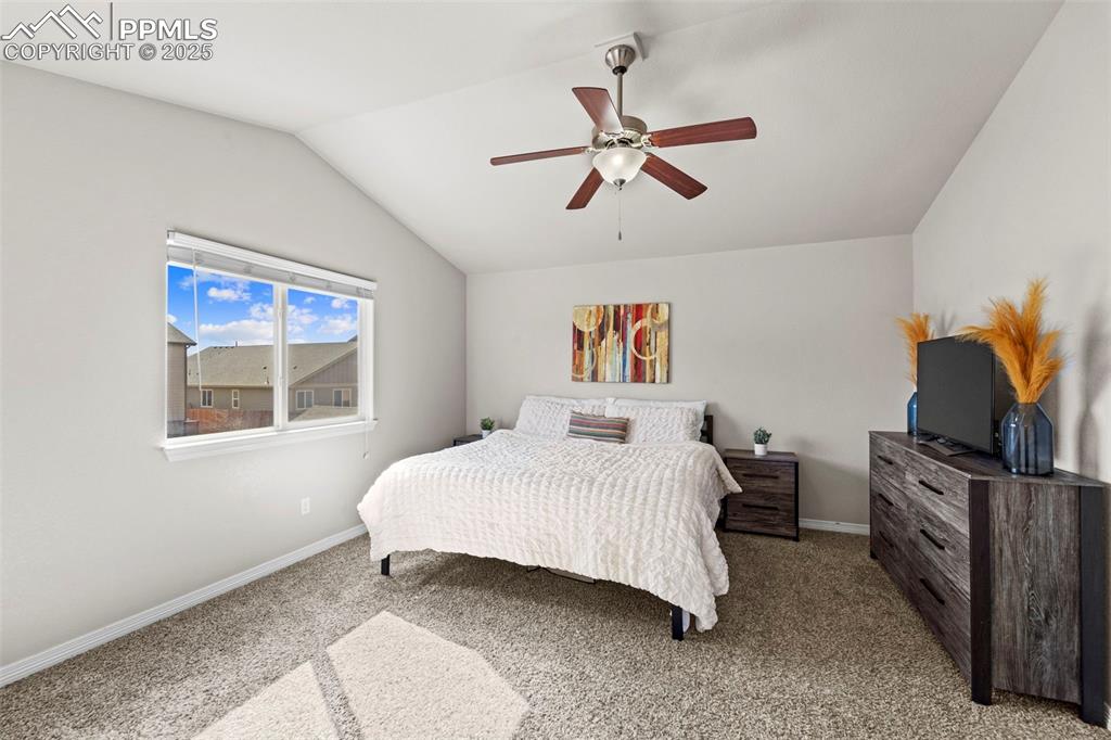 Image 10 of 29: Bedroom