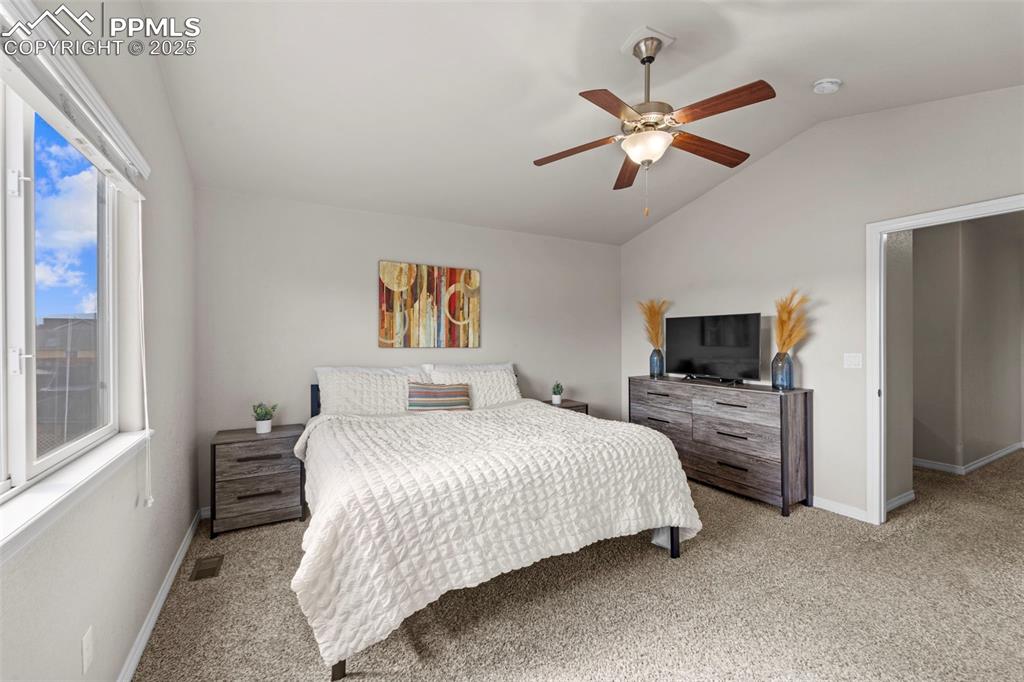 Image 9 of 29: Bedroom