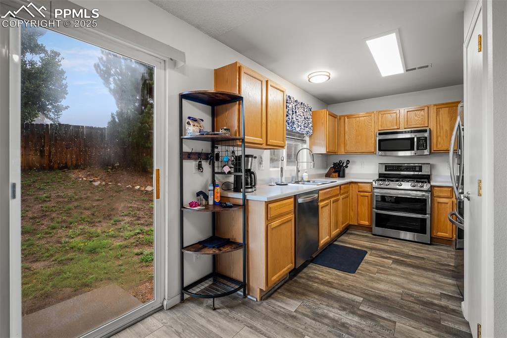 Image 8 of 35: Kitchen
