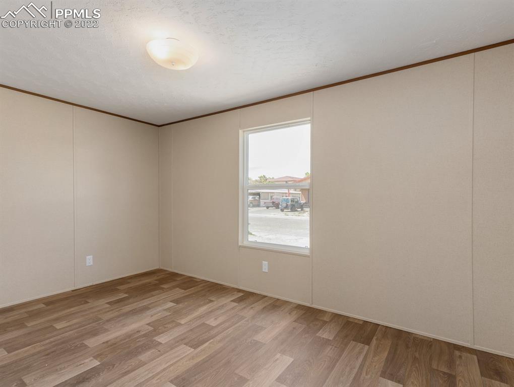 Listing 5848878, Image 15 of 37