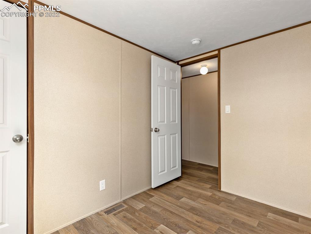 Listing 5848878, Image 18 of 37
