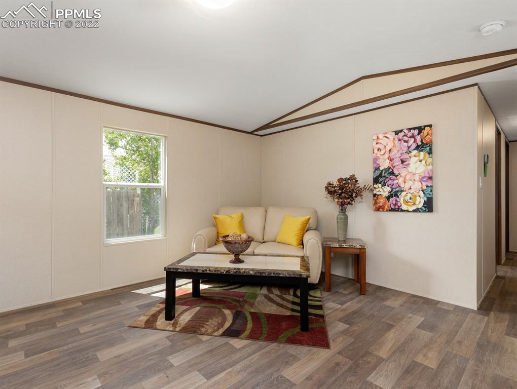 Listing 5848878, Image 3 of 37