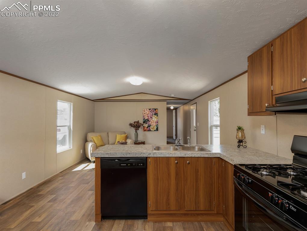 Listing 5848878, Image 7 of 37