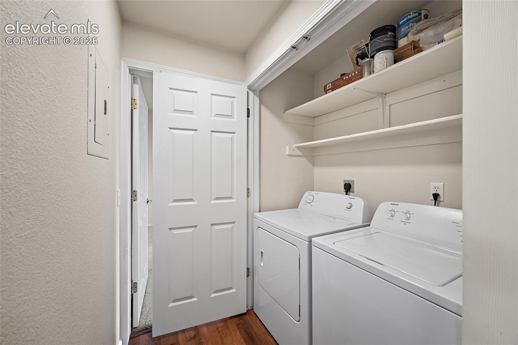 Image 7 of 21: Laundry