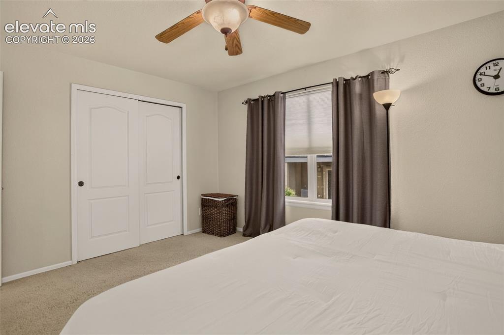 Image 18 of 29: Bedroom