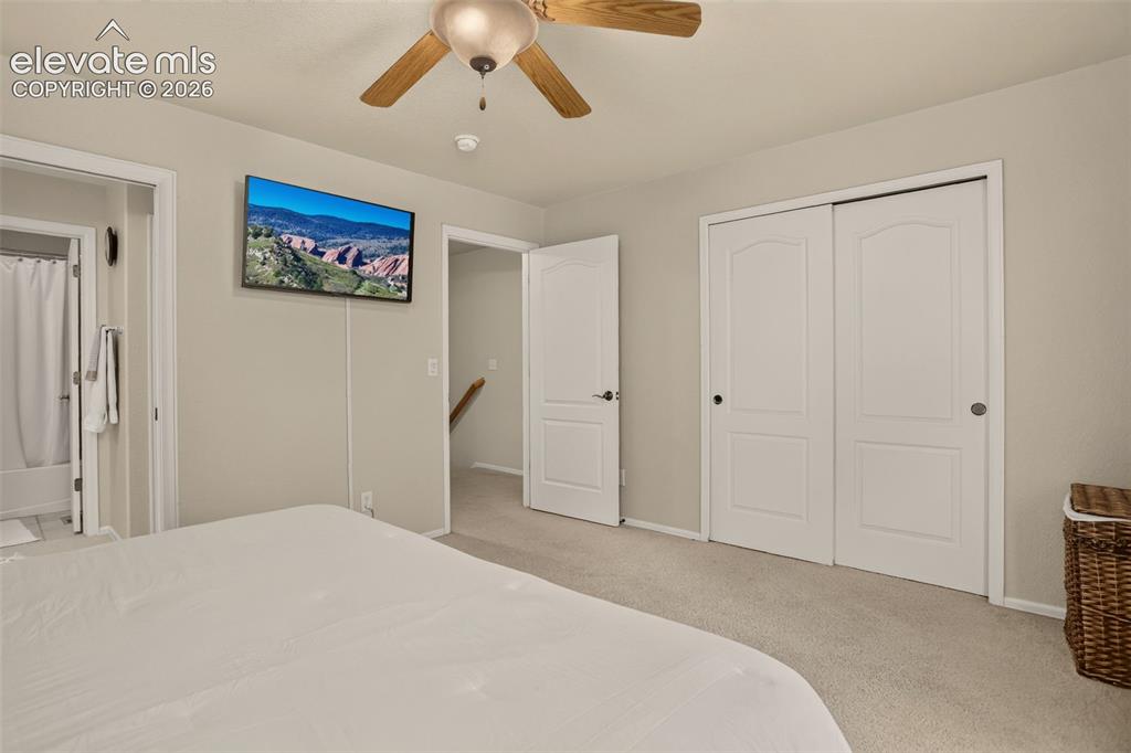 Image 20 of 29: Bedroom
