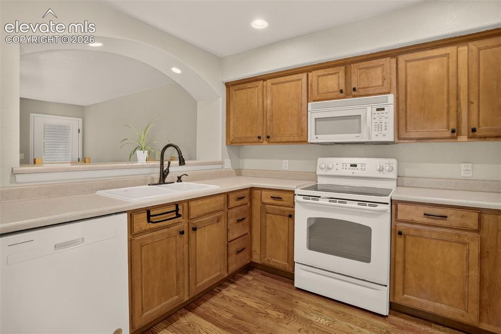 Image 6 of 29: Kitchen