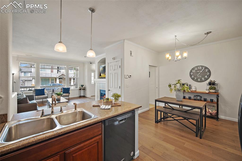 Image 12 of 37: Kitchen