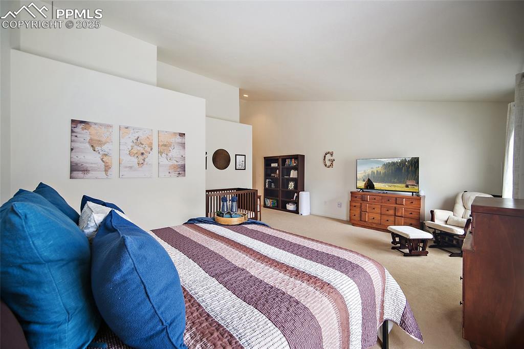 Image 19 of 37: Master Bedroom