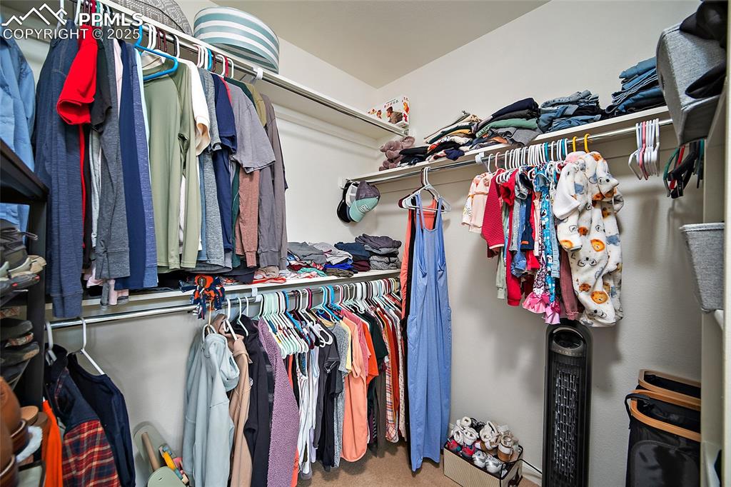 Image 24 of 37: Closet