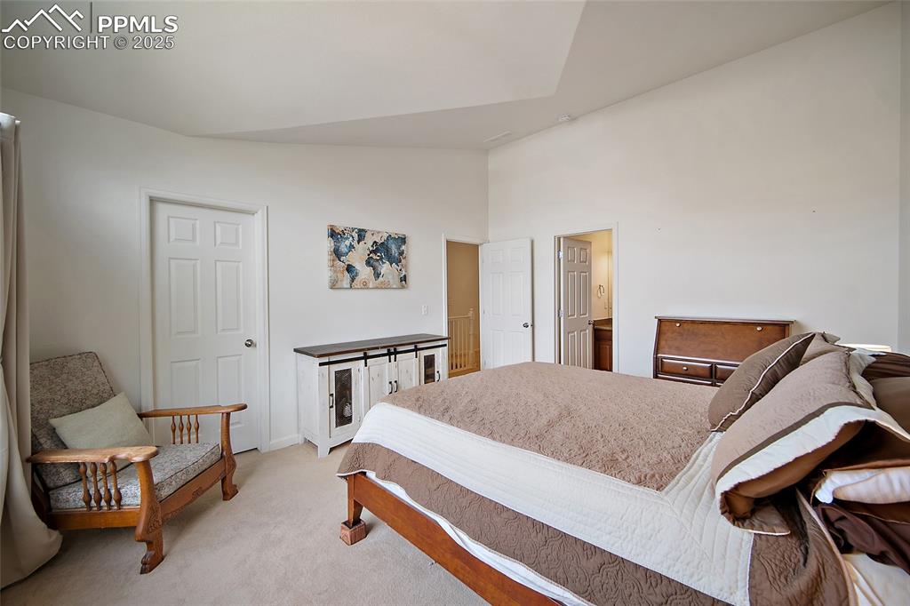 Image 28 of 37: Bedroom