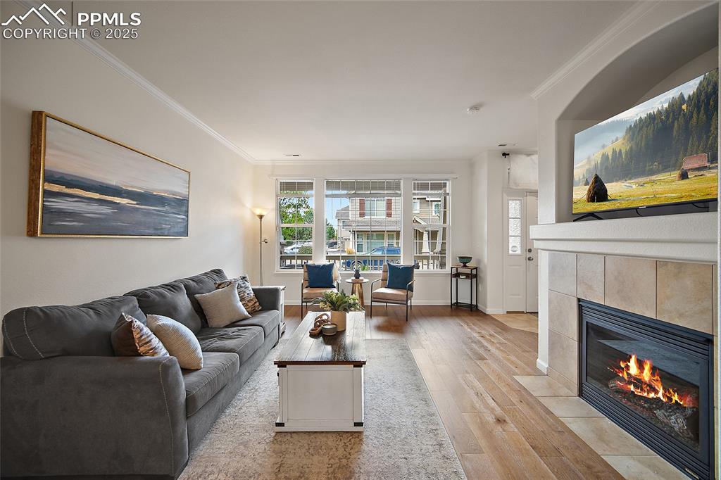 Image 7 of 37: Living Room