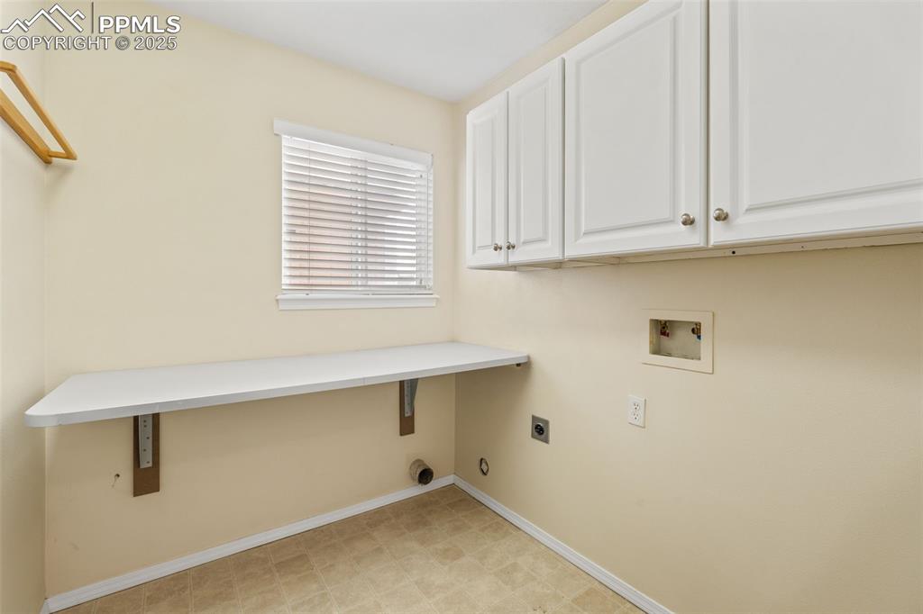 Image 22 of 42: Laundry