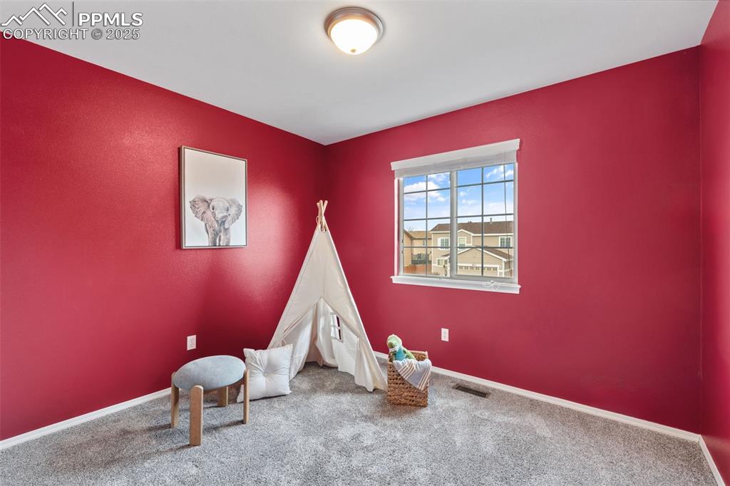 Image 32 of 42: Bedroom