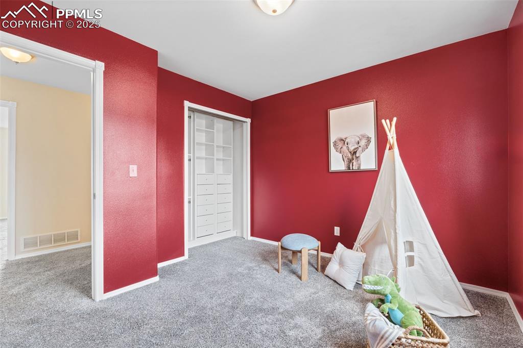 Image 33 of 42: Bedroom