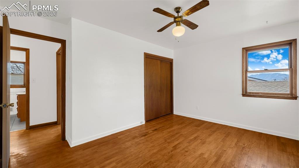 Image 33 of 38: Bedroom