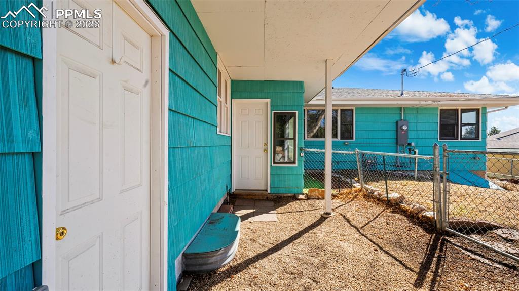 Image 37 of 38: Entry