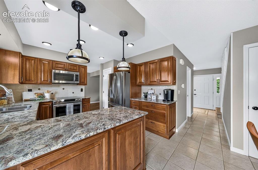 Image 11 of 50: Kitchen