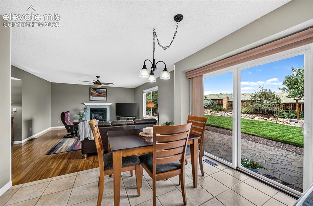 Image 13 of 50: Dining Area