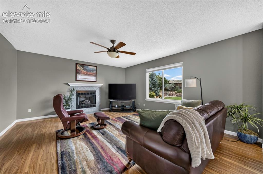 Image 15 of 50: Living Room