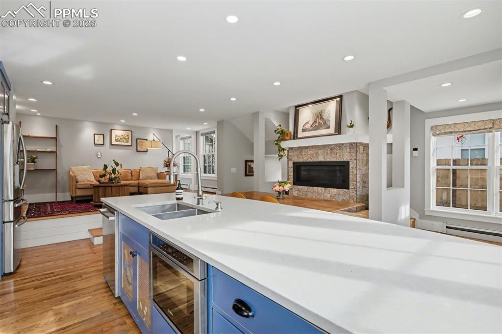 Image 21 of 43: Kitchen