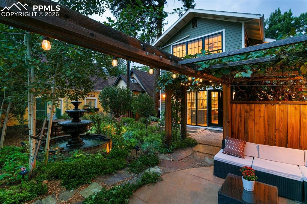 Image 42 of 43: Patio