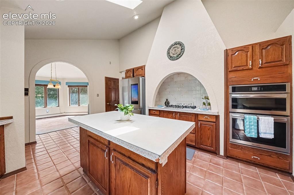 Image 11 of 44: Highlights include a multifunction built-in self-cleaning oven with 15 cook