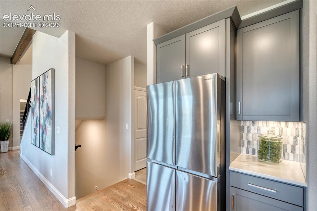 Image 16 of 50: Kitchen