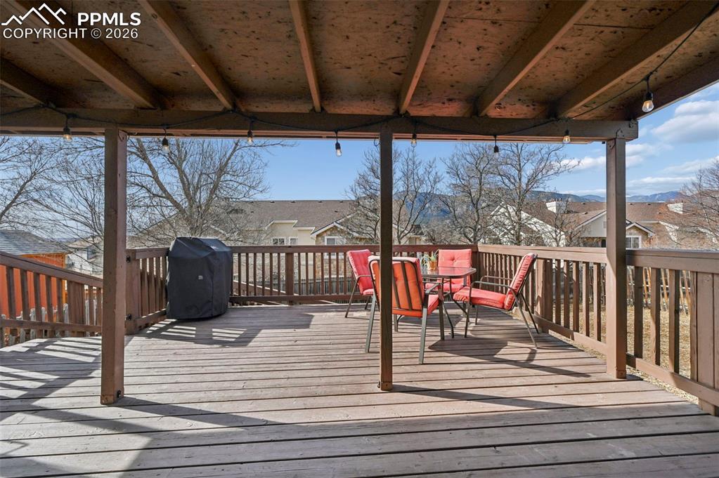 Image 28 of 34: Deck