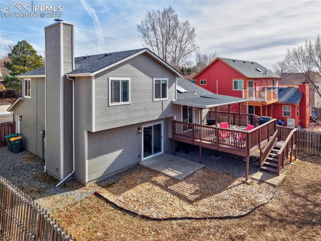 Image 29 of 34: Back of Structure