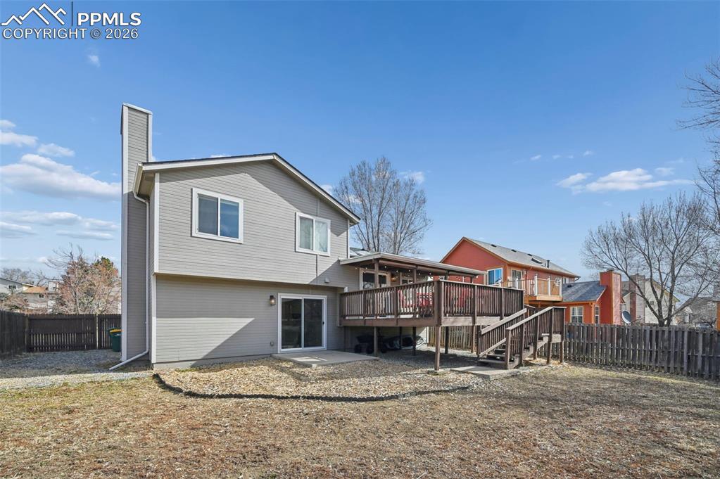 Image 30 of 34: Back of Structure