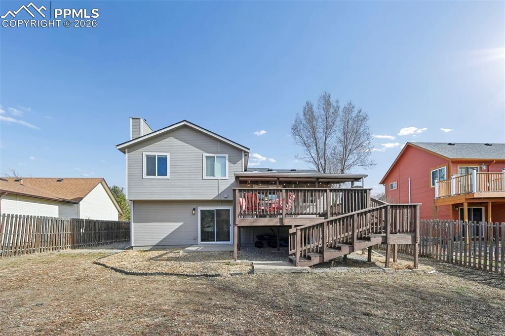 Image 31 of 34: Back of Structure