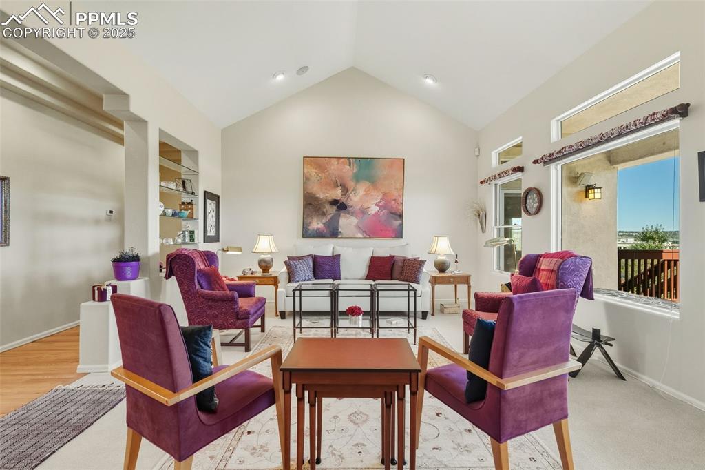 Image 6 of 50: Open, bright, with lots of atention to details