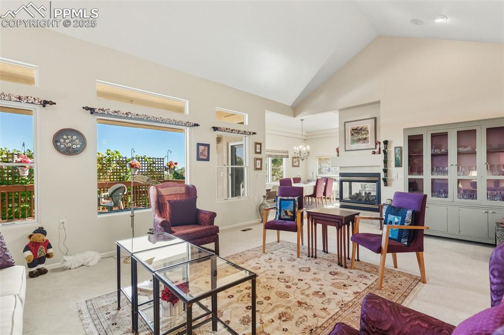 Image 8 of 50: Living Room