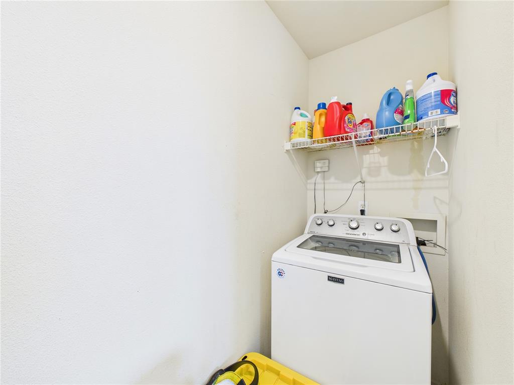 Image 13 of 26: Laundry