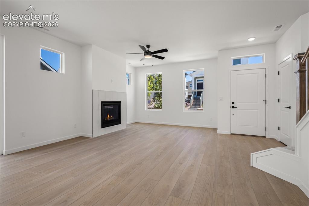 Image 4 of 30: Living Room