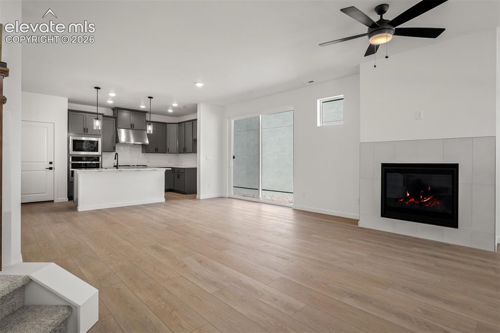 Image 5 of 30: Living Room