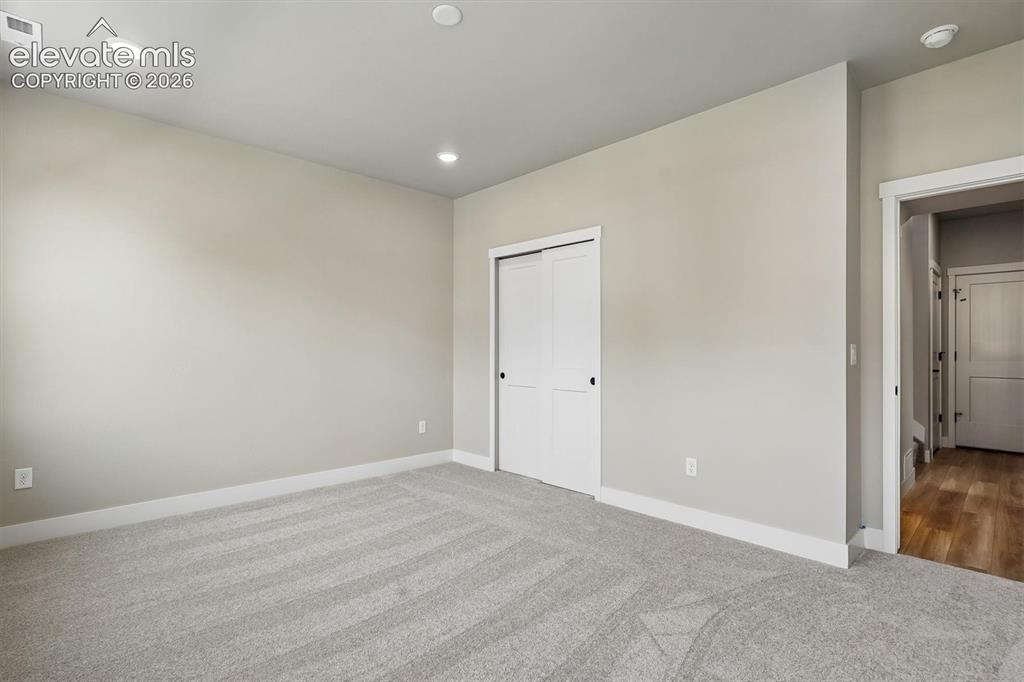 Image 12 of 21: Bedroom