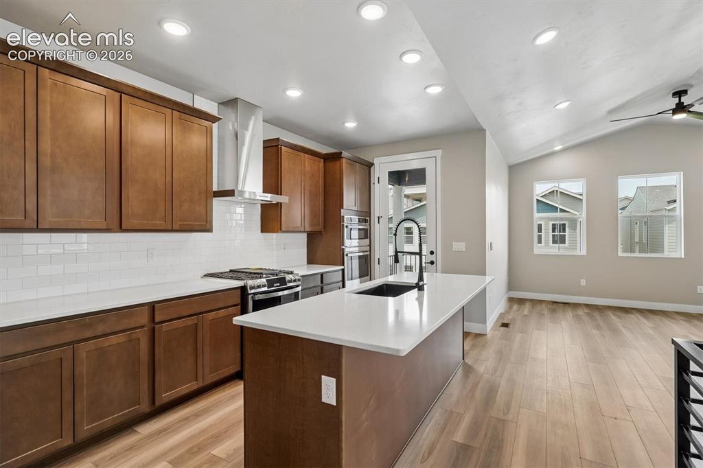 Image 4 of 21: Kitchen