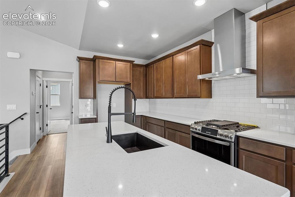 Image 6 of 21: Kitchen