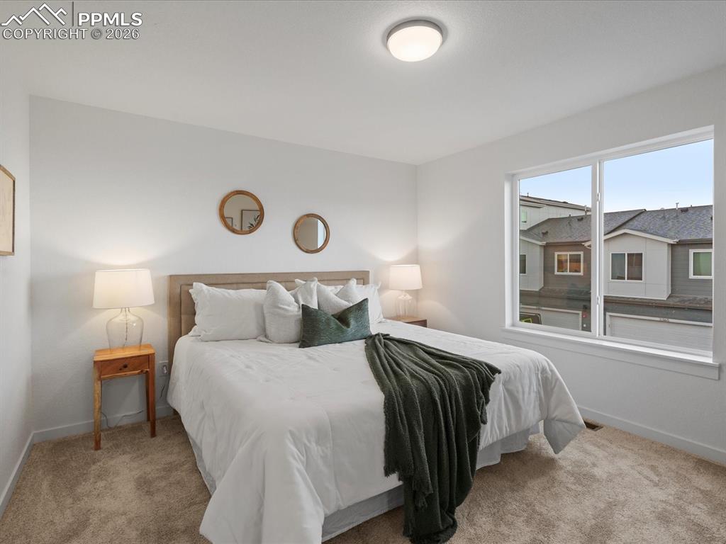 Image 15 of 26: Bedroom