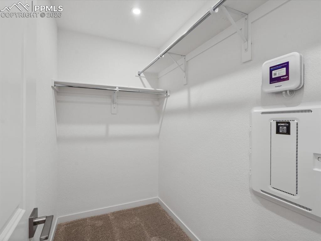 Image 17 of 26: Closet