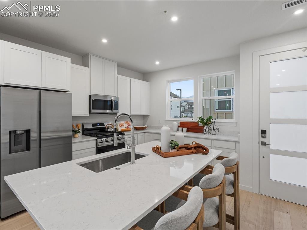 Image 4 of 26: Kitchen