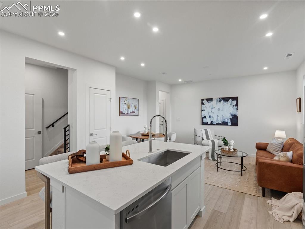 Image 6 of 26: Kitchen