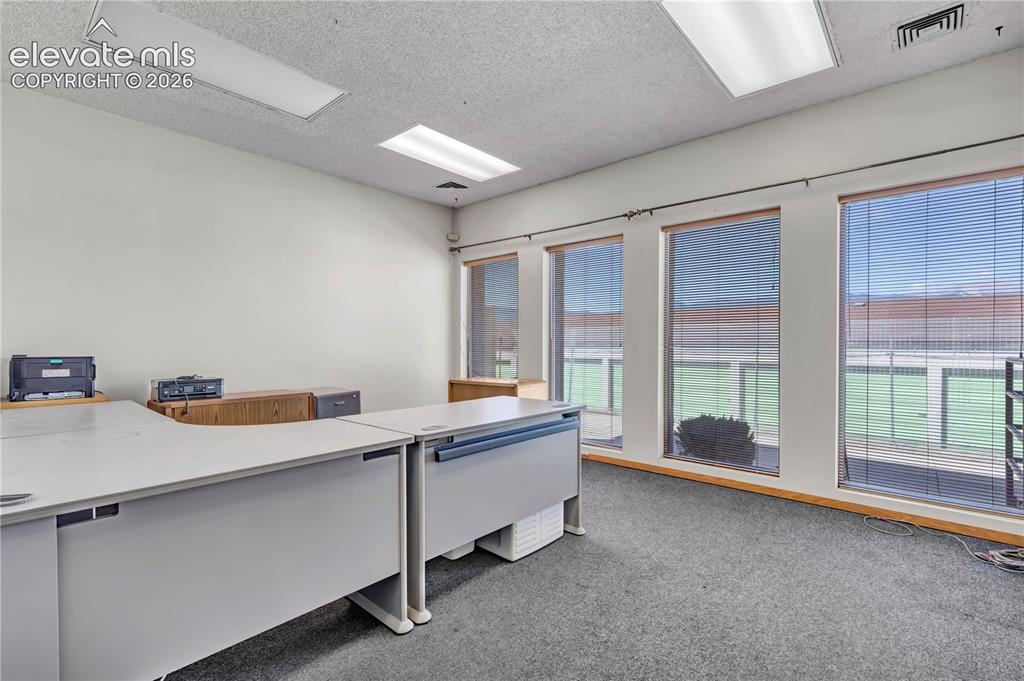 Image 12 of 16: Office
