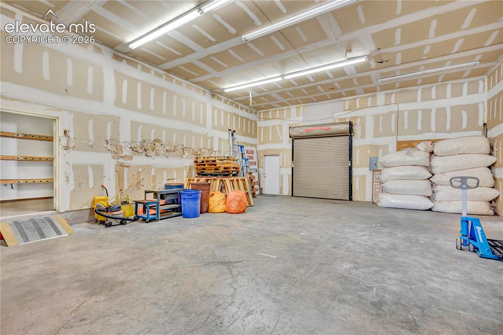 Image 16 of 16: Warehouse 2